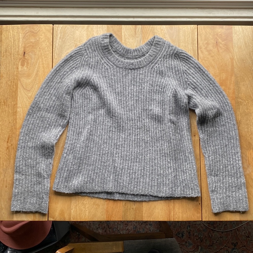Helmet Lang Réversible Bateau Neckline Wool Blend sweater, size Small